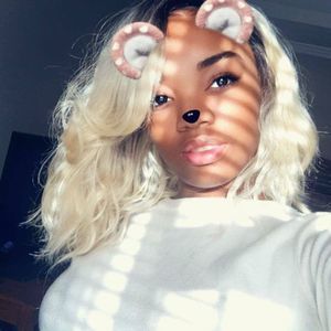 Meet your Posher, Aja